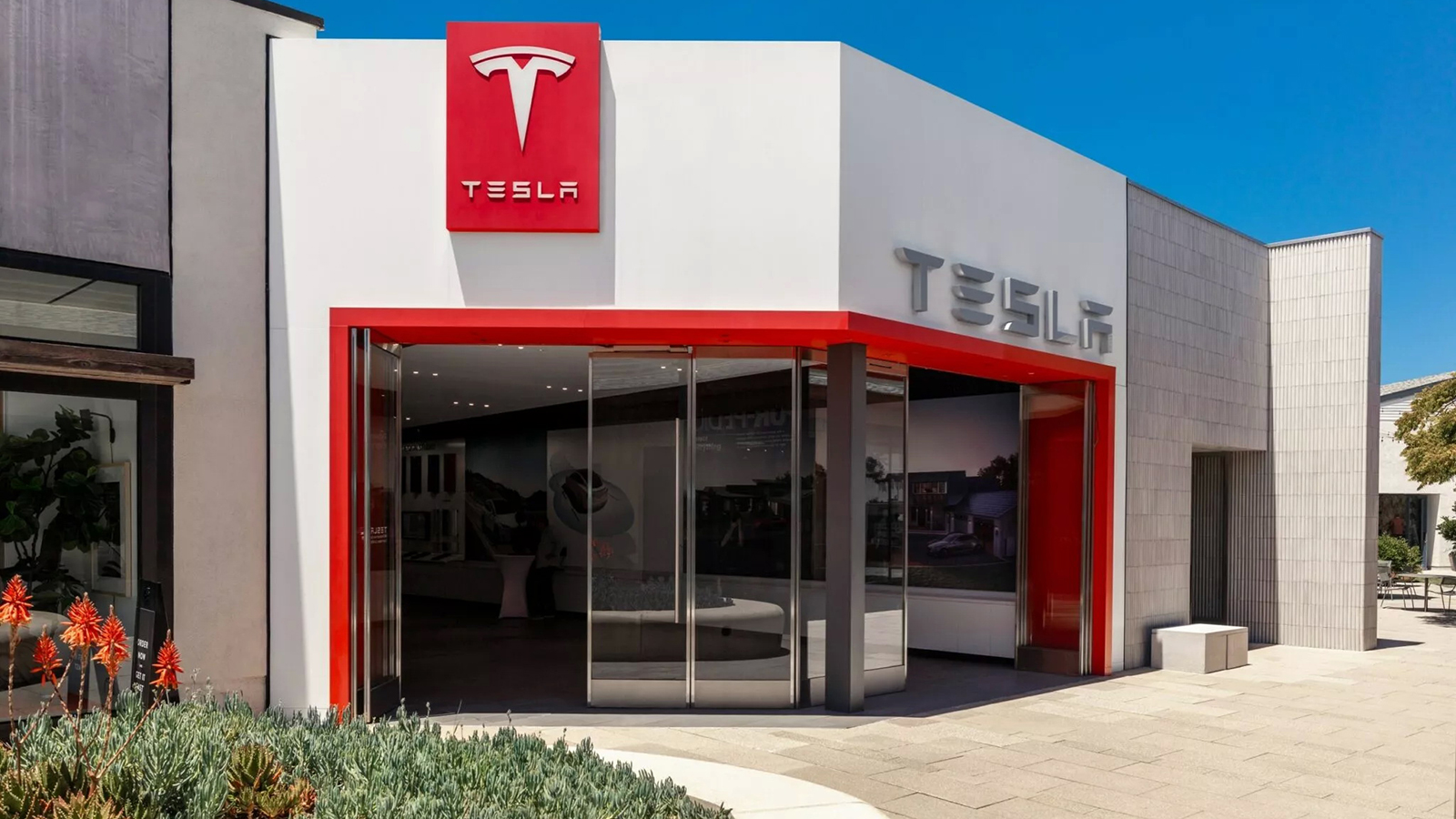 Εκθέσεις της Tesla γίνονται στόχος βανδαλισμών εξαιτίας του Elon Musk